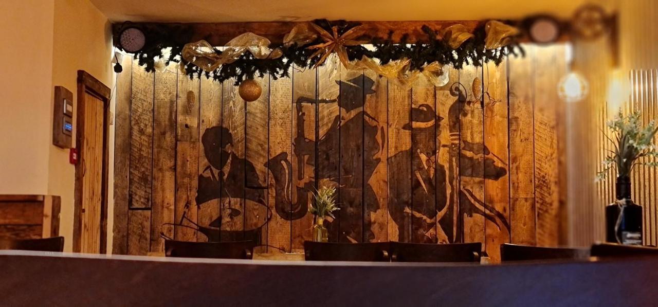 The Waterside Bar, Rooms & Restaurant Swinton  Εξωτερικό φωτογραφία